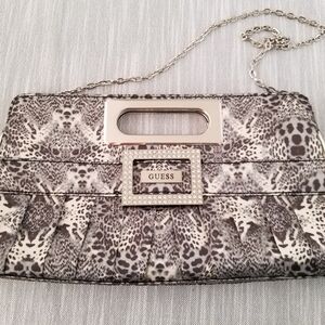 GUESS CLUTCH